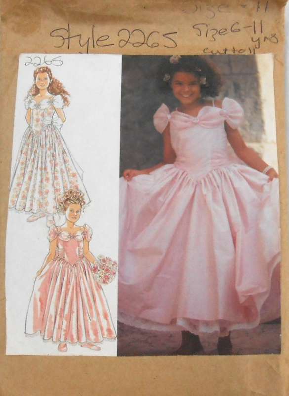 STYLE 2265 GIRLS PARTY DRESS SIZE 6-11 YEARS COMPLETE CUT TO 11 SUPPLIED IN ENVELOPE