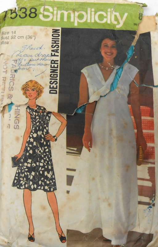 SIMPLICITY 7538 DESIGNER FASHION DRESS- SIZE 14 BUST 92 CM COMPLETE-ZIPLOC BAG