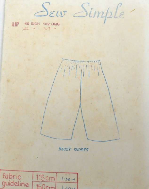 SEW SIMPLE 30 -BAGGY SHORTS SIZE 40 OR 102 CM -COMPLETE
