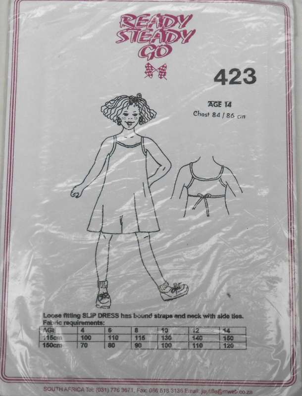 READY STEADY GO 423 GIRLS LOOSE FITTING SLIP DRESS SIZE 14 YEARS BUST 84/86 CM COMPLETE-UNCUT-F/F