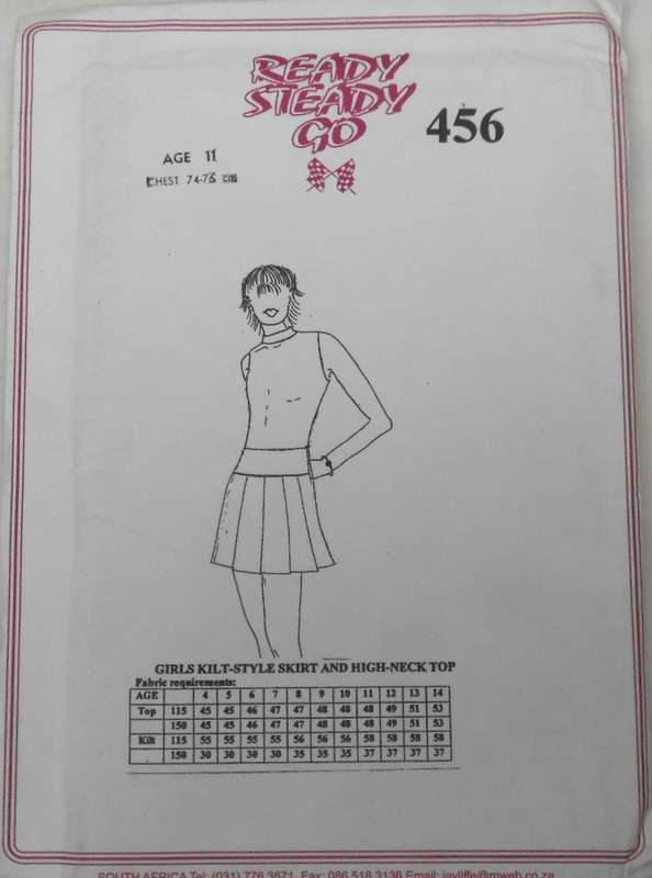 READY STEADY GO 456 GIRL KILT L SKIRT+HIGH COLLAR TOP SIZE 11 YEARS BUST 74/76 CM COMPLETE-UNCUT-F/F