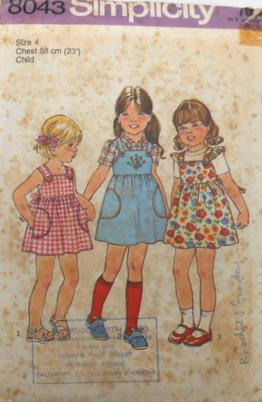SIMPLICITY 8043 GIRLS DRESS OR PINAFORE SIZE 4 YEARS CHEST 56 CM COMPLETE