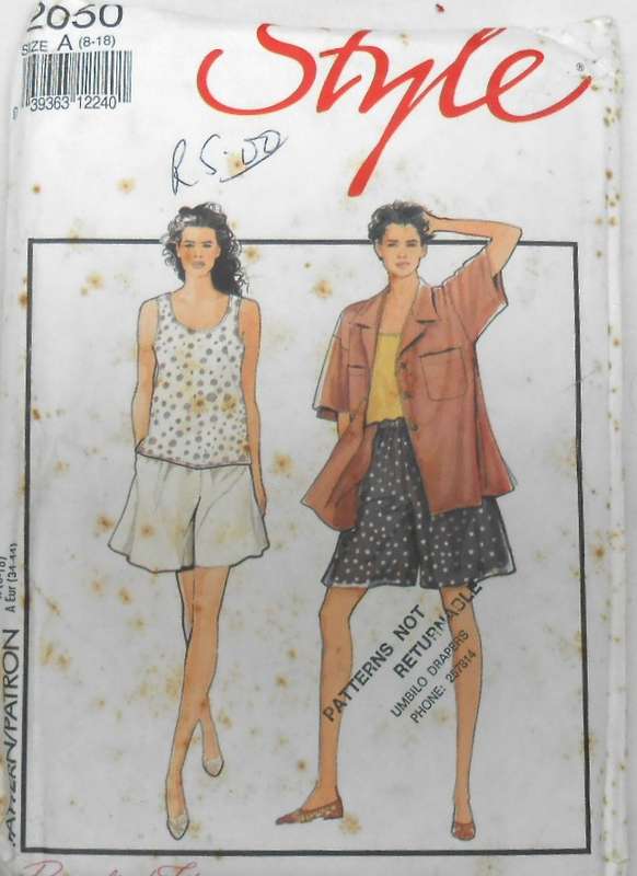 STYLE 2050 LOOSE FITTING SHIRT-TOP-SHORTS SIZE 8-18 COMPLETE-UNCUT-F/FOLDED