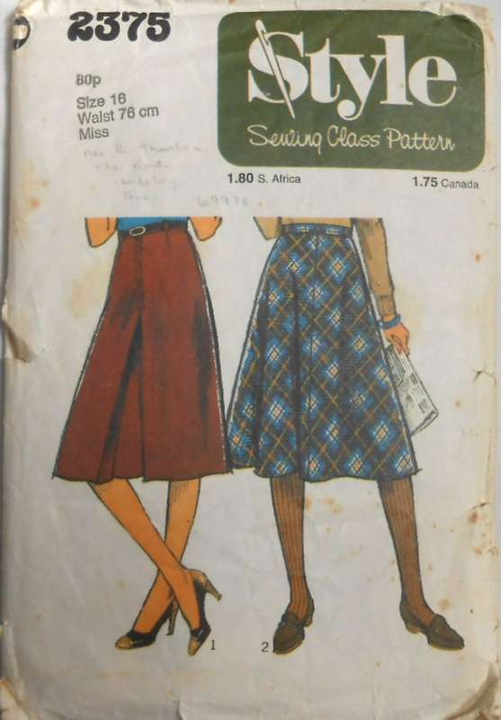STYLE 2375 SKIRTS SIZES 16 WAIST 72 CM COMPLETE