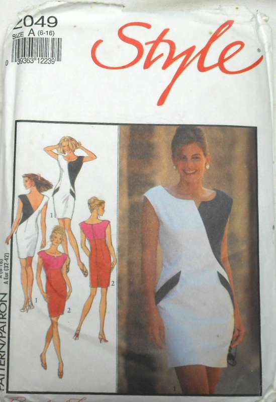 STYLE PATTERN 2049 SLEEVLESS DRESS WITH SHAPED NECKLINE SIZE 6-16 COMPLETE-UNCUT-F/F-ONLY FACING CUT