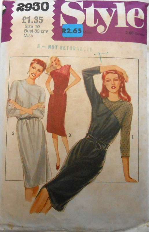 STYLE PATTERN 2930 DRESS HAS BOUND NECKLINE WITH BACK SLIT SIZE 10 BUST 83 CM COMPLETE