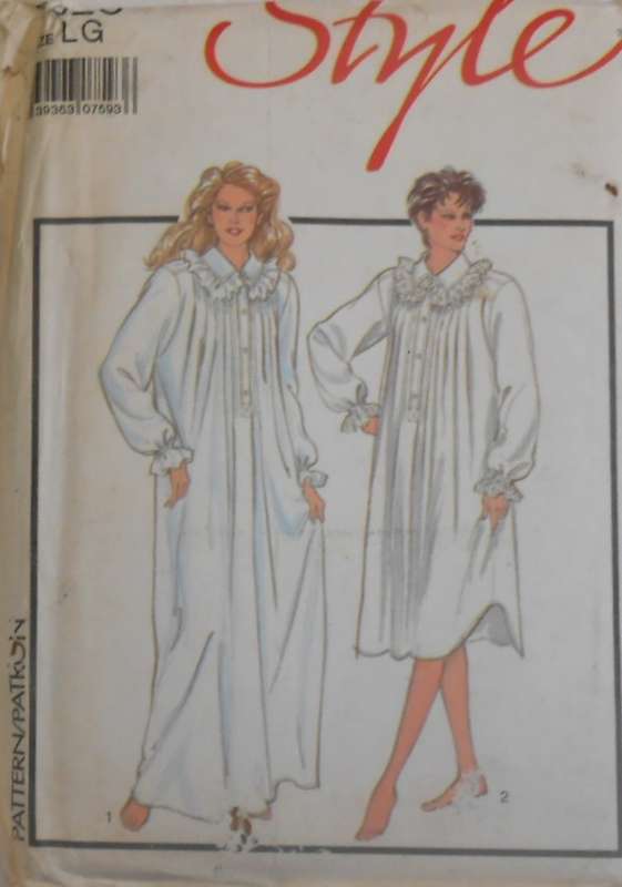 STYLE 1425 LADIES NIGHTGOWNS SIZE LARGE(18-20)-COMPLETE-UNCUT-F/FOLDED
