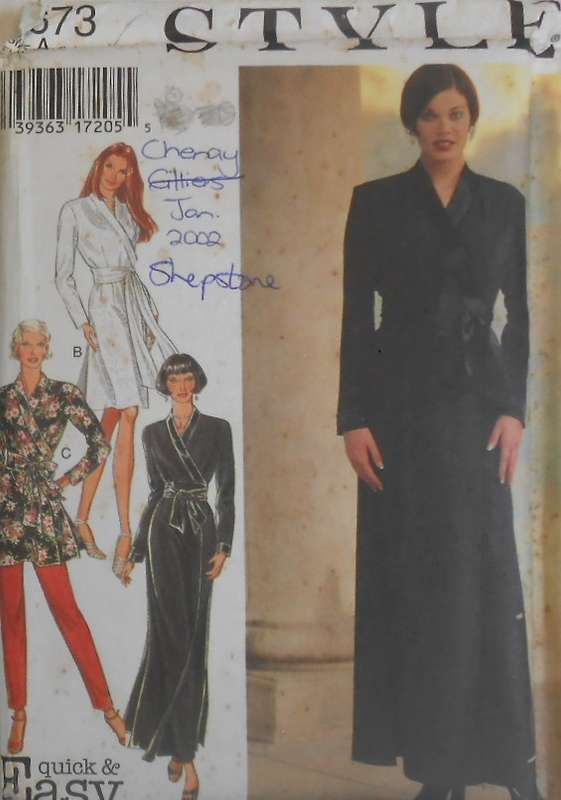 STYLE 2673 LINGERIE GOWN & PANTS SIZE 8-18-COMPLETE-UNCUT-F/FOLDED