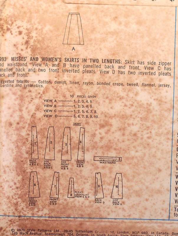 VINTAGE STYLE 2993 SKIRTS IN 2 LENGTHS SIZE 40 COMPLETE-UNCUTF/FOLDED- AGE MARKED
