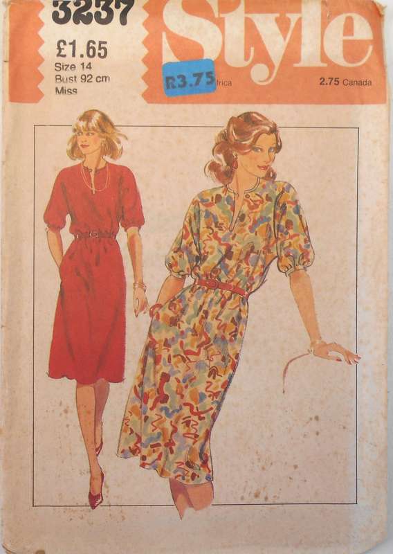 STYLE 3237 PULLOVER DRESS SIZE 14 BUST 92 CM COMPLETE-UNCUT-F/FOLDED