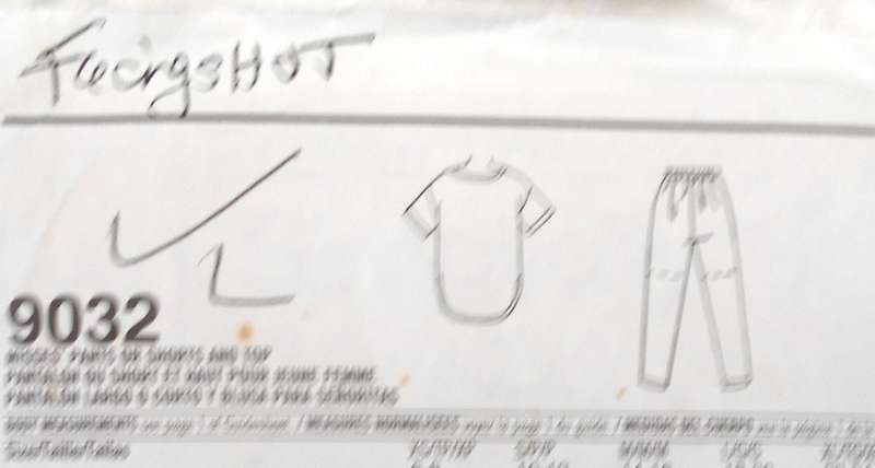 SIMPLICITY 9032 PANTS-SHORTS-TOP SIZE XS-S-M-L-XL (6-22) COMPLETE-CUT TO L (18-20)