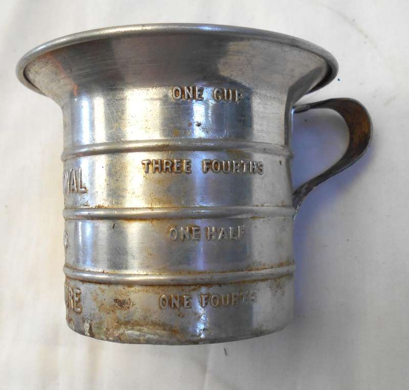 Vintage ROYAL BAKING POWDER Measuring Cup