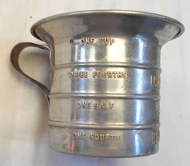 Vintage ROYAL BAKING POWDER Measuring Cup