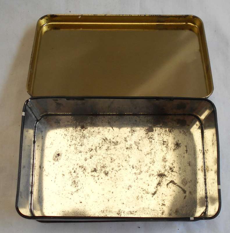 VINTAGE BLACK MAGIC TIN SIZE: 14 CM X 8,5 CM X 4.5 CM