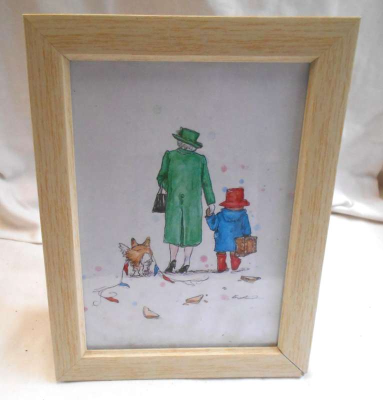 FRAMED COLOUR SKETCH OF QUEEN ELIZABRTH 11 WALKING WITH PADDINGTON BEAR AND CORGI 21 CM X 16 CM