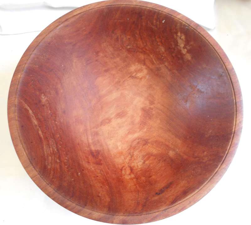 STUNNING COLOUR AFRICAN MADE ROUND WOODEN BOWL FOR FRUIT OR SALADS