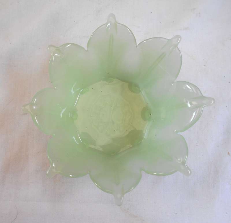 CARNIVAL GLASS MILK GREEN COLOUR DESSERT BOWL