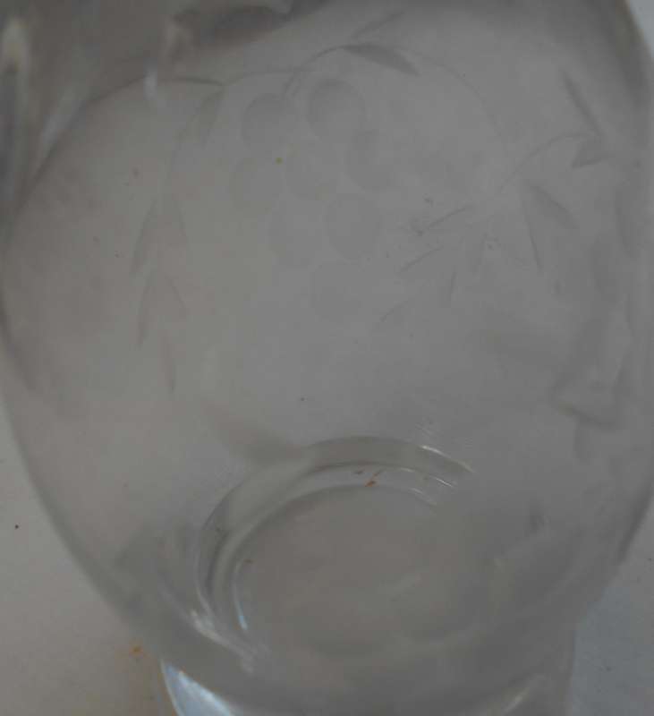 STUNNING GLASS GRAPE PATTERN SALAD-0IL-VINEGAR DECANTER WITH GLASS STOPPER-17.5 CM WITH STOPPER