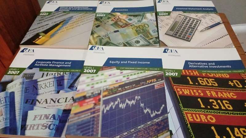 2007 CFA (Chartered Financial Analyst) Program Curriculum Level One,  Six Volume Set