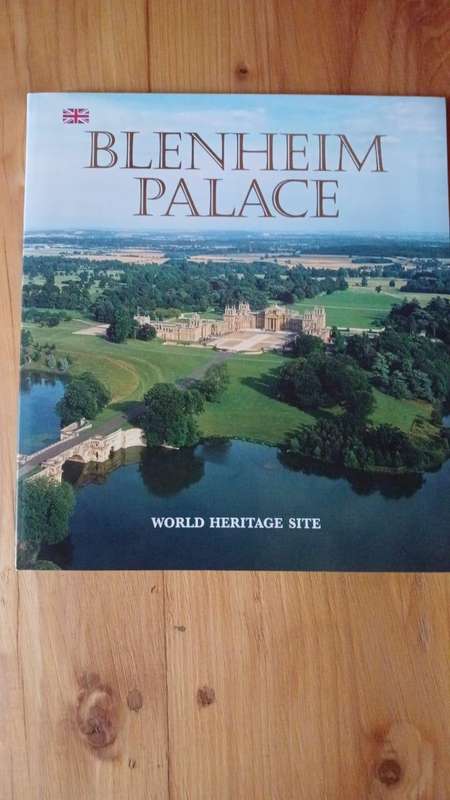 Country Houses of England, Scotland and Wales: A Guide and Gazetteer