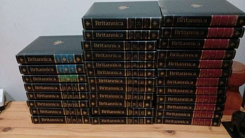 Encyclopedia Britannica - 15th edition, 1993, 32 volumes. complete set