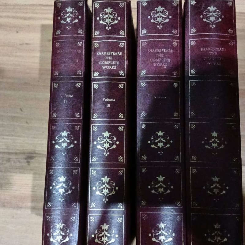 Shakespeare-  4 Volumes