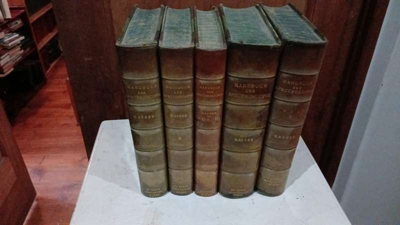 Handbuch der Spectroscopie (5 volumes) 1900 - " DE BEERS EXPLOSIVES WORKS"