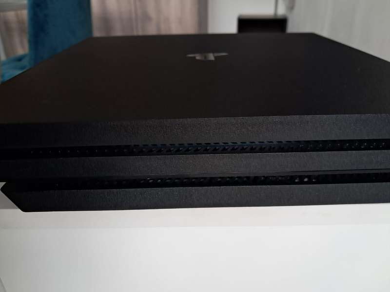 Playstation 4 Pro 1TB