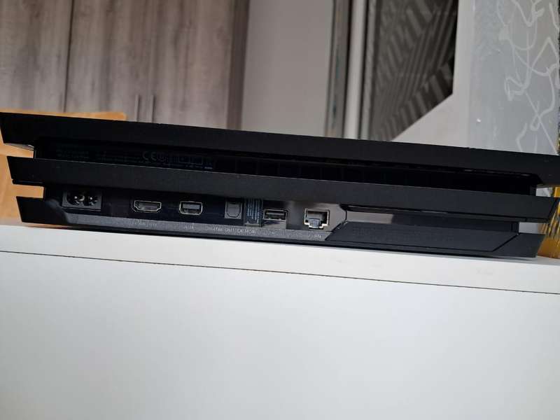 Playstation 4 Pro 1TB