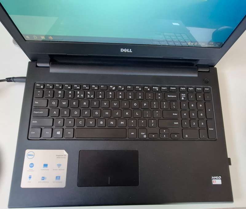 Dell Inspiron 3541 Laptop Rogueware 256GB SSD With AMD Radeon R2 Graphics 8GB Ram