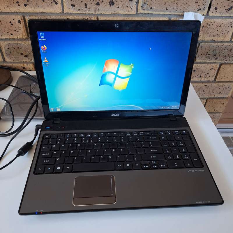 Acer 5741 Laptop i3 2.13GHZ CPU M330 4GB Ram 500Gb Hard Drive