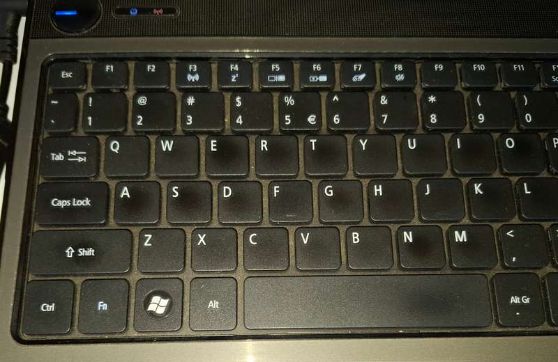 Acer 5741 Laptop i3 2.13GHZ CPU M330 4GB Ram 500Gb Hard Drive