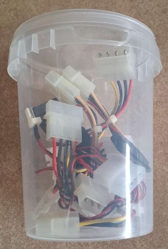 Set Of 7 Molex & Sata Connector Cables