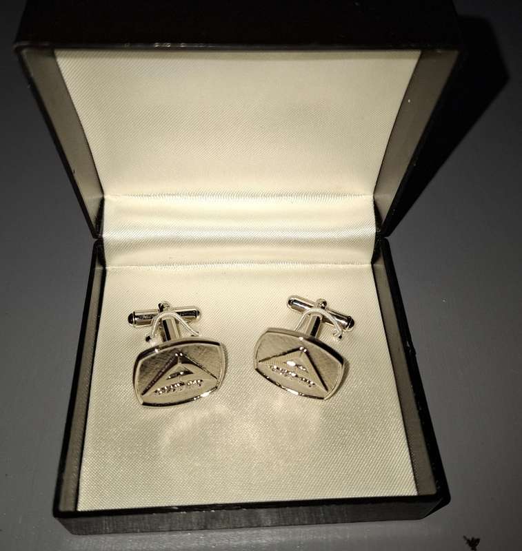 Cufflinks Club 110