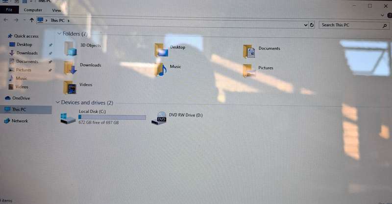 Dell Inspiron Laptop Intel Pentium 1.8GHZ CPU Model 3521 750GB Hard Drive