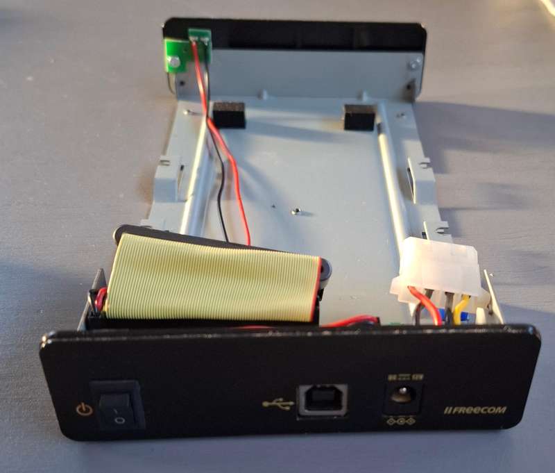 Freecom IDE 3.5inch Hard Drive Case Including Power Adapter & USB Cable\