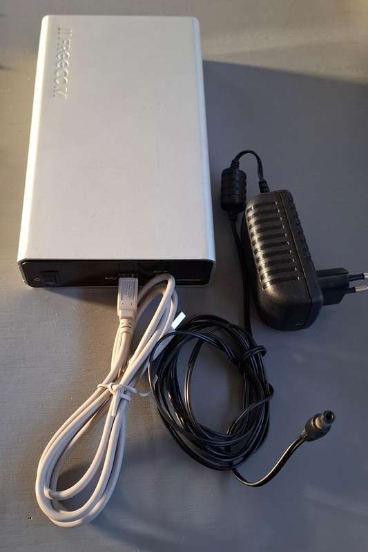 Freecom IDE 3.5inch Hard Drive Case Including Power Adapter & USB Cable\