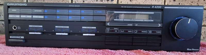 Grundig R4200  FM Am Quartz  Synthesizer Receiver
