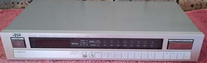 JVC T-X200L FM AM Quartz Synthesizer Stereo Tuner