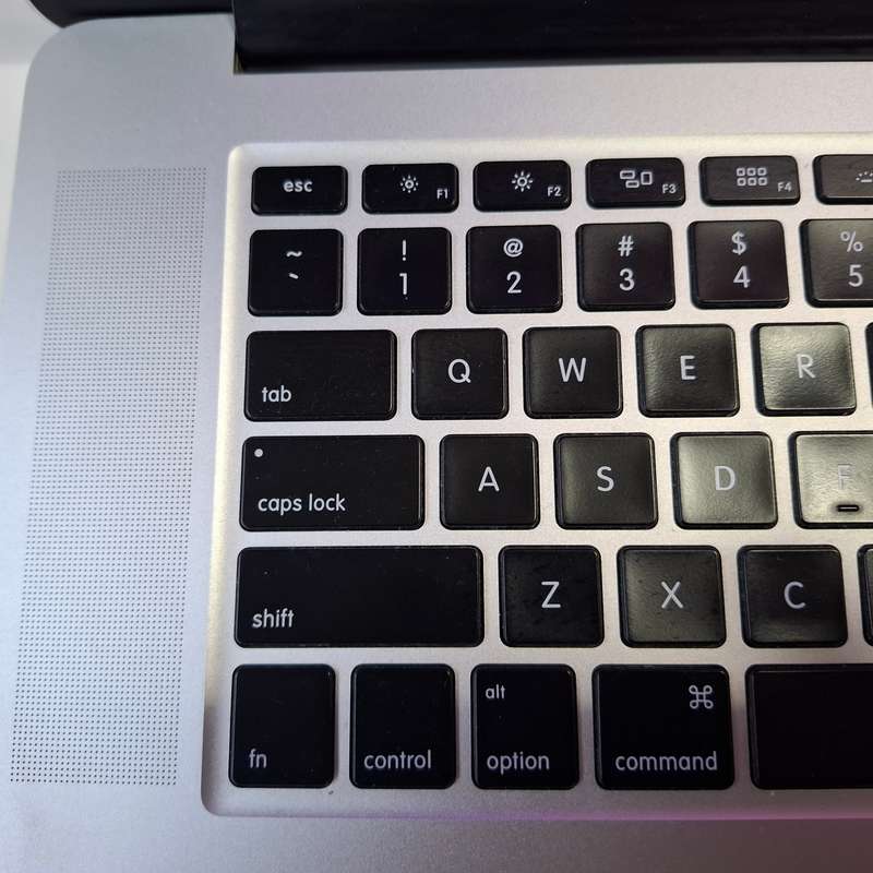 Apple Macbook Pro Mid 2015 i7 16GB Ram 512GB Solid State Drive Including Original Charger