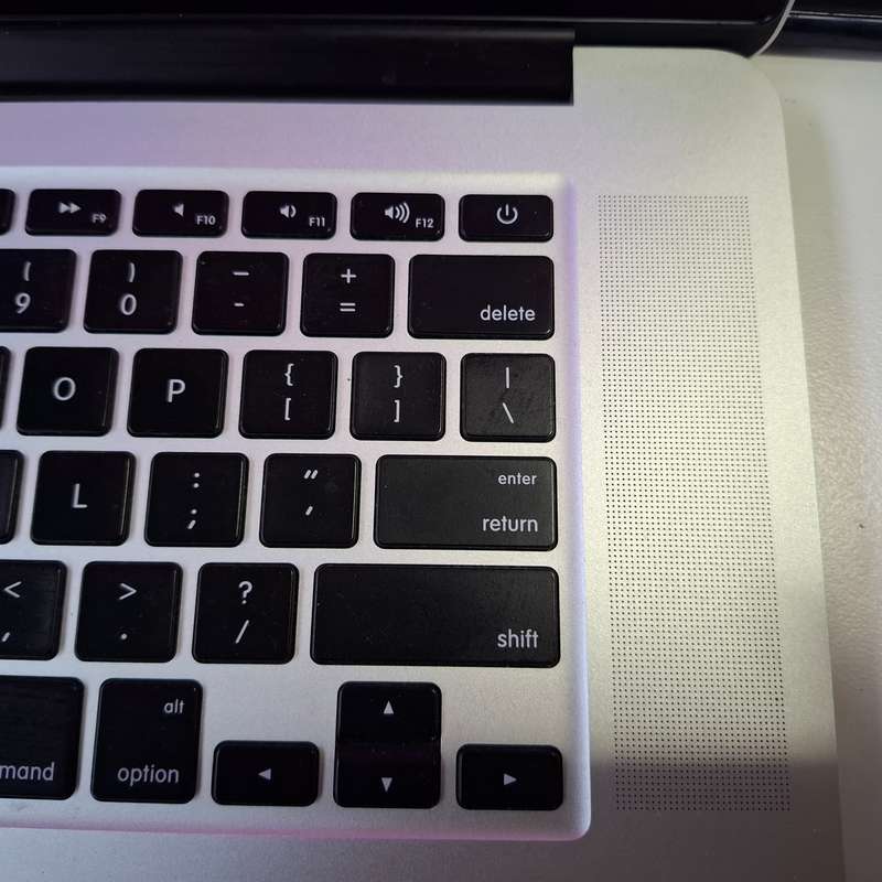 Apple Macbook Pro Mid 2015 i7 16GB Ram 512GB Solid State Drive Including Original Charger