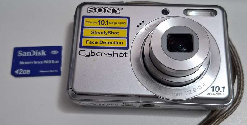 Sony Cybershot 10.1 Megapixel Camera