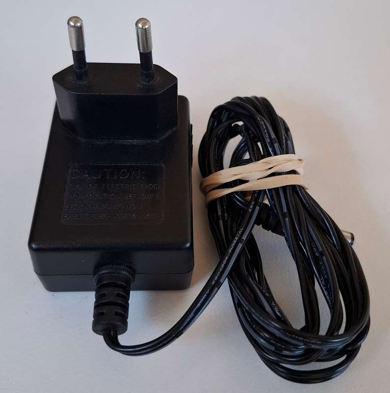 GME Switching Adapter 5V 2A