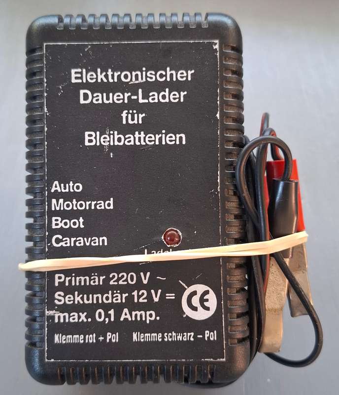 12 Volt Trickle Charger