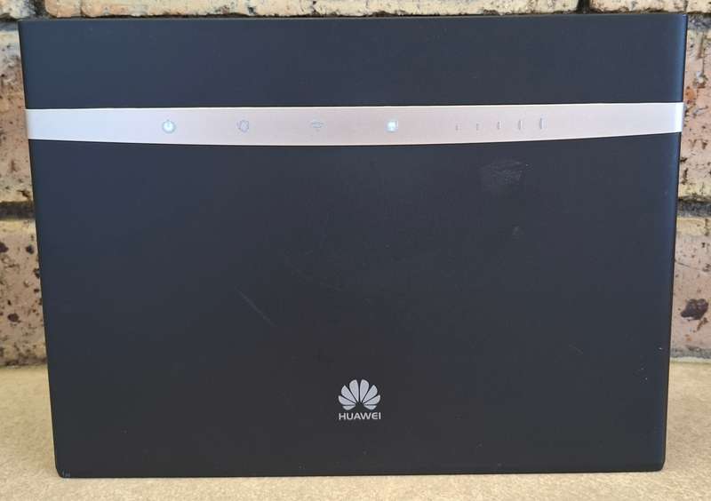 Huawei B525S-65A 300mbps WiFi Router With Wan and USB Port