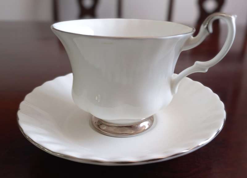 Royal Albert 'Chantilly' Bone China set - complete set of 12