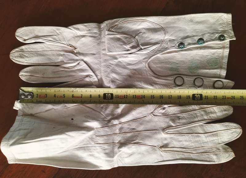 Vintage gloves - size unknown