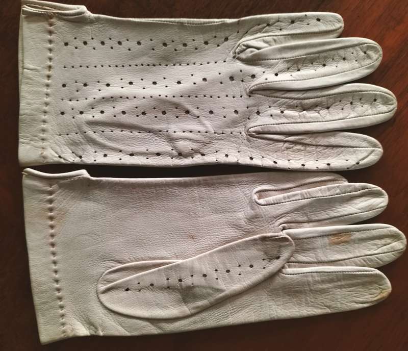 Vintage gloves - size unknown