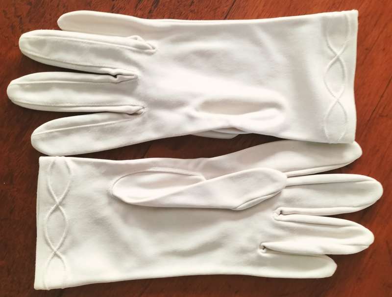 Vintage gloves - size unknown