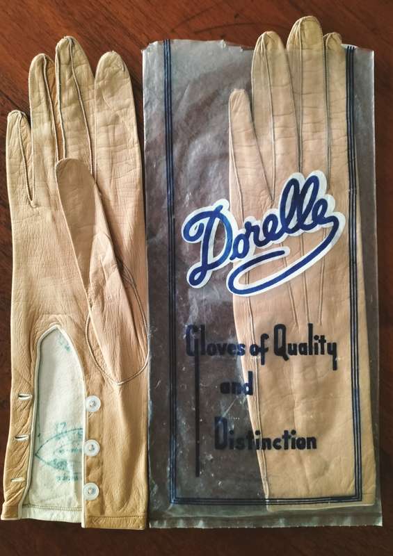 Elegant Vintage gloves - size unknown